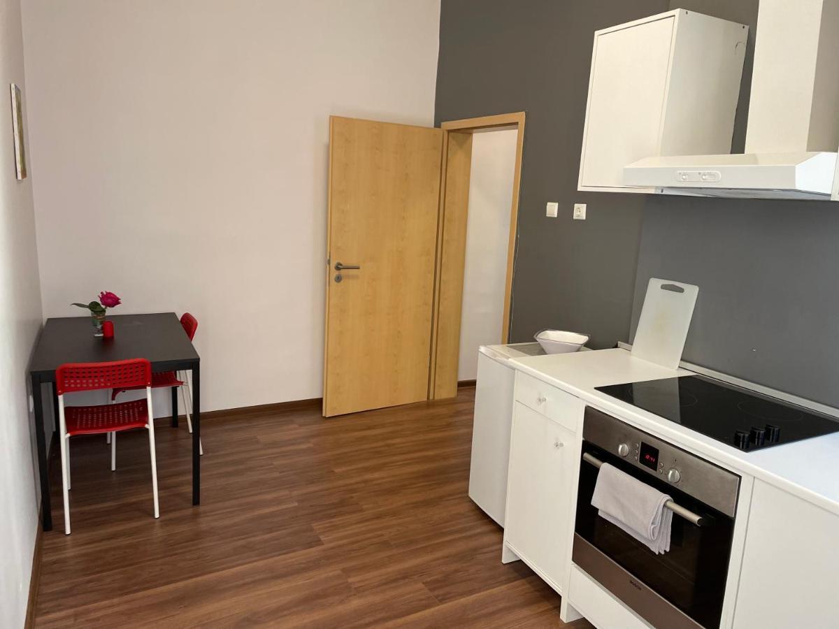 The Central Post Apartments София Экстерьер фото